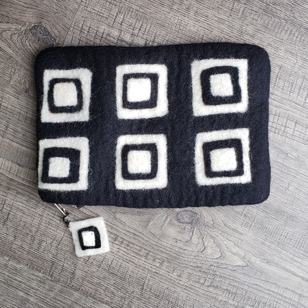 Frabjous Fibers 100% Wool Wristlet